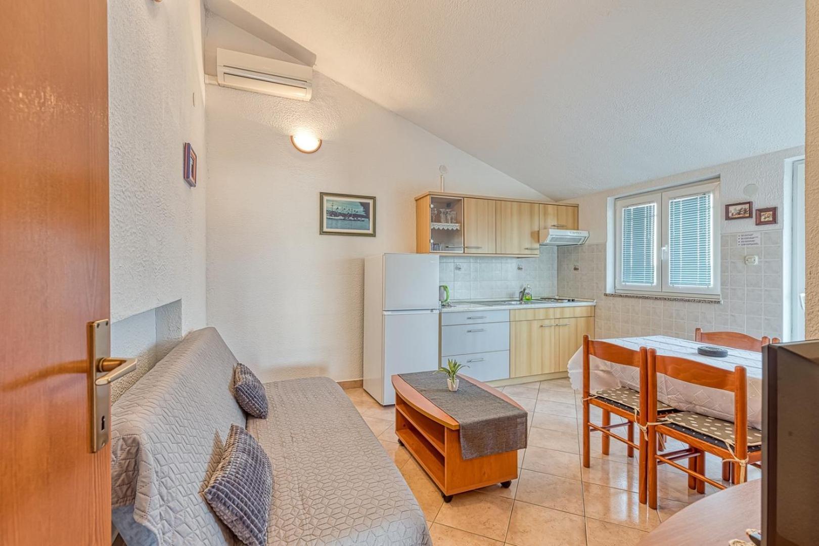 Apartment Vilma Funtana Bagian luar foto