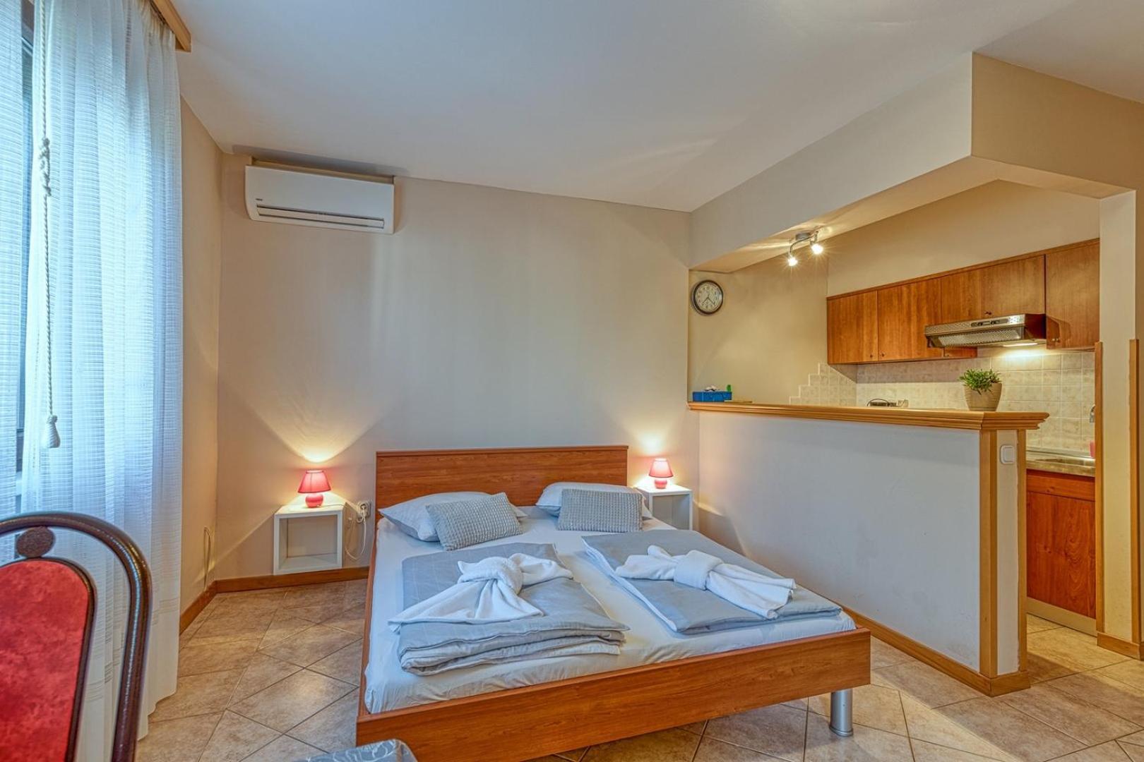 Apartment Vilma Funtana Bagian luar foto