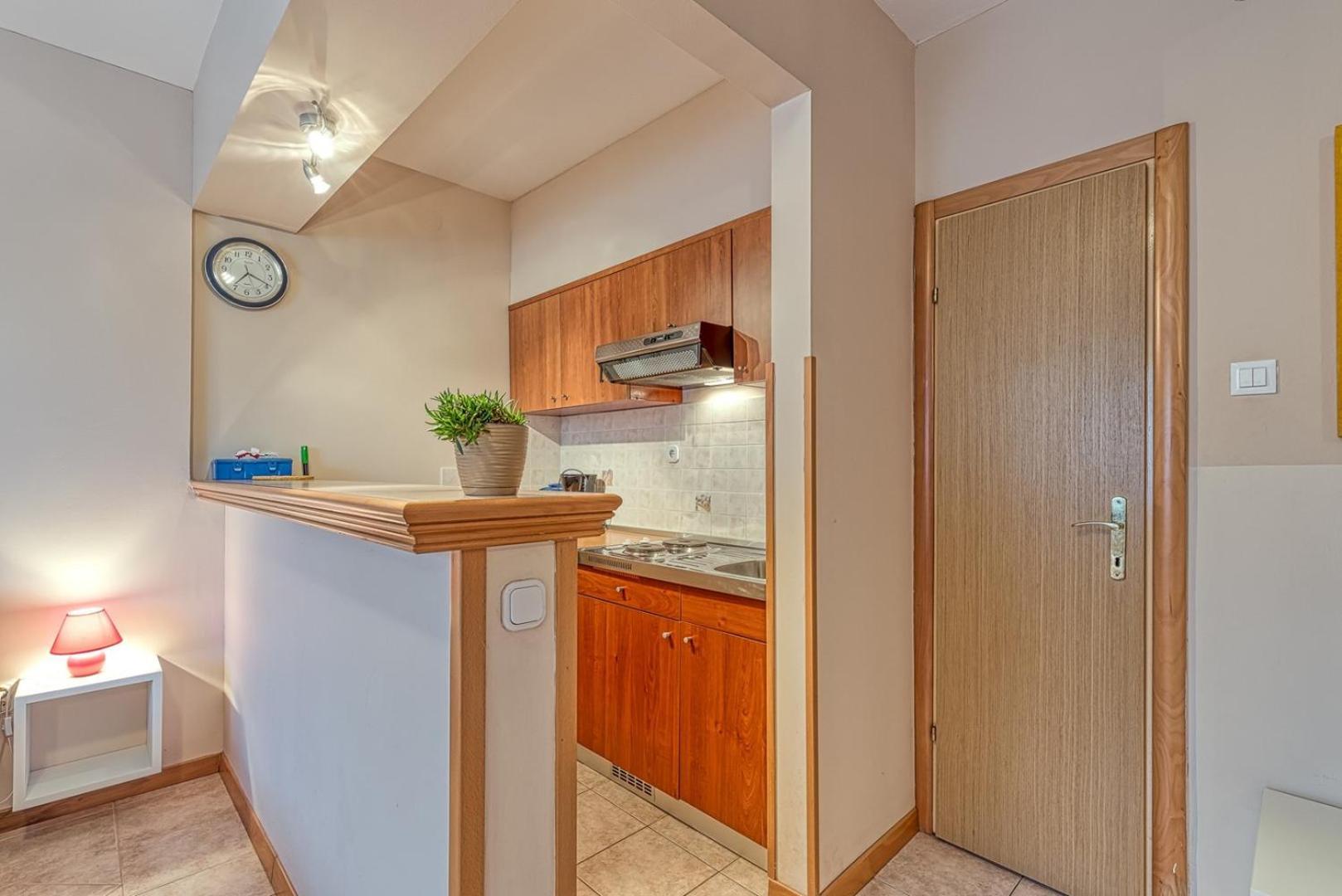 Apartment Vilma Funtana Bagian luar foto