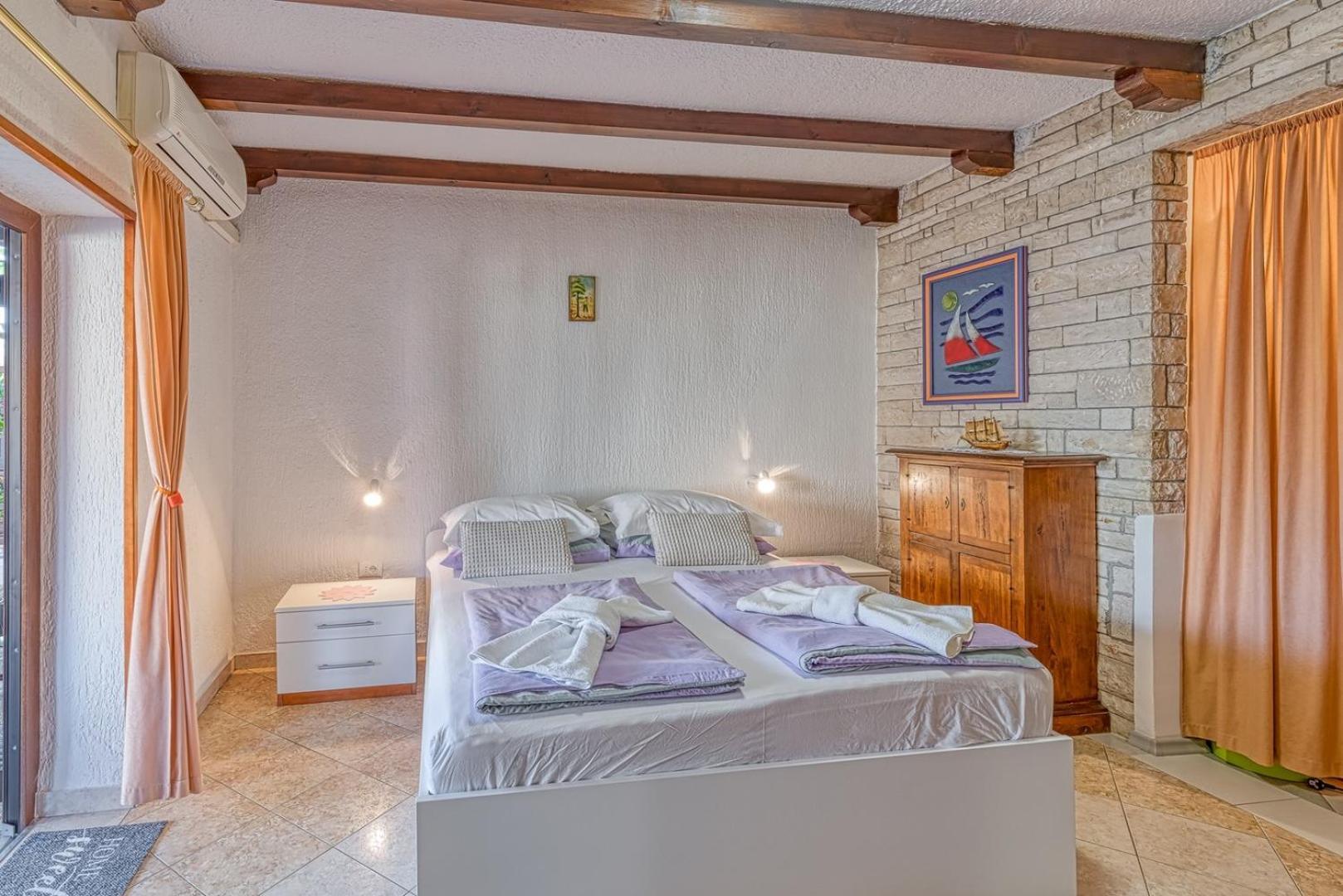 Apartment Vilma Funtana Bagian luar foto