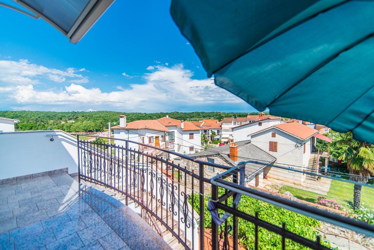 Apartment Vilma Funtana Bagian luar foto